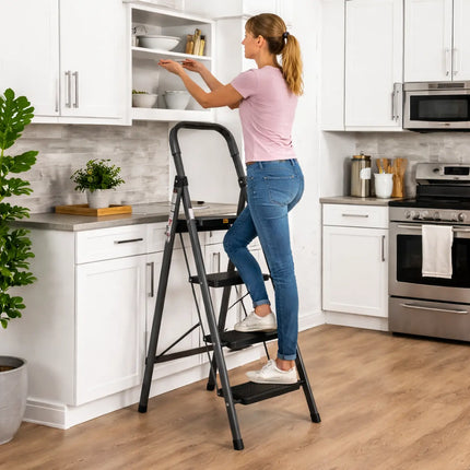 Equal Carbon-Series 4-Step Folding Steel Ladder – foldable, lightweight, 150kg load capacity